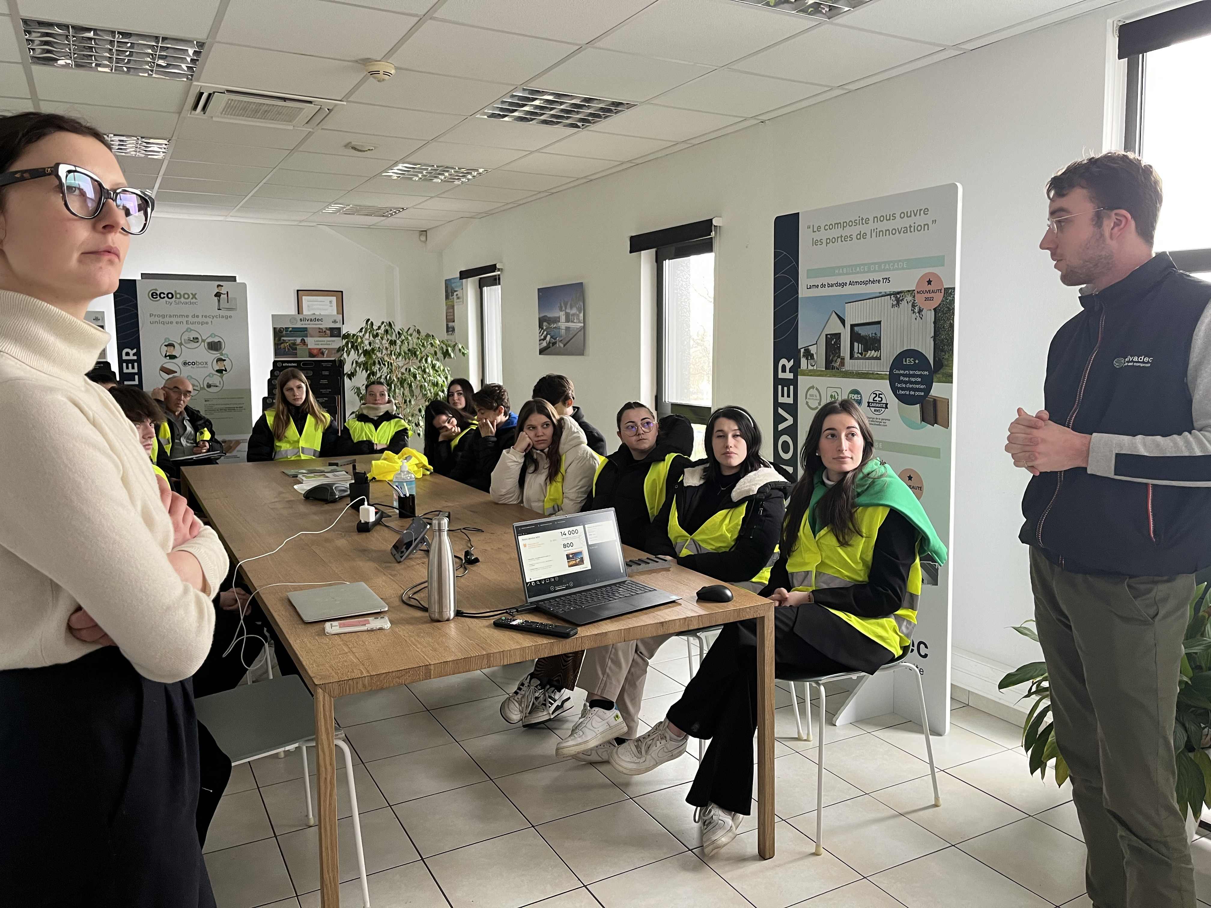 Présentation de l'entreprise Silvadec, aux étudiants, en Salle de Réunion 