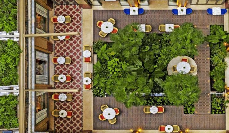 SILAM1812_france_paris_hotel_prince_de_galles_patio_restaurant_les_heures_rio_138_(7).jpg